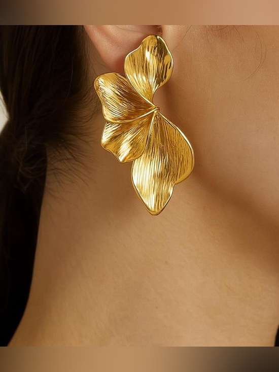 Source Unknown Jewelry - Chunky Gold Floral Petal Drop Earrings - Elegant Women Jewelry Runway